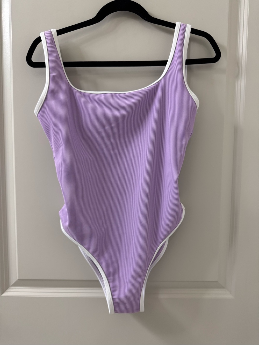 LainSnow Ocean Isle Ribbed One Piece Swimsuit Purple Sangria White Trim Sz M